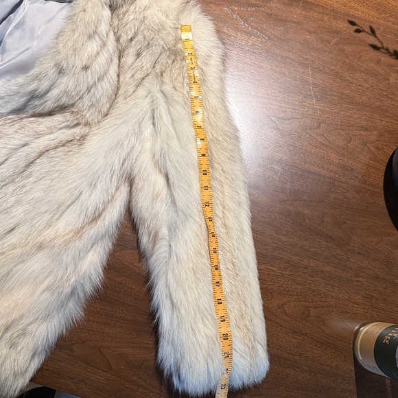 White/Cream Vintage Saga Fox Fur Jacket - Picture 10 of 10